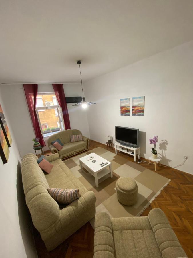 Nf'S Home Lovely Apartment In Heart Of Сараево Екстериор снимка